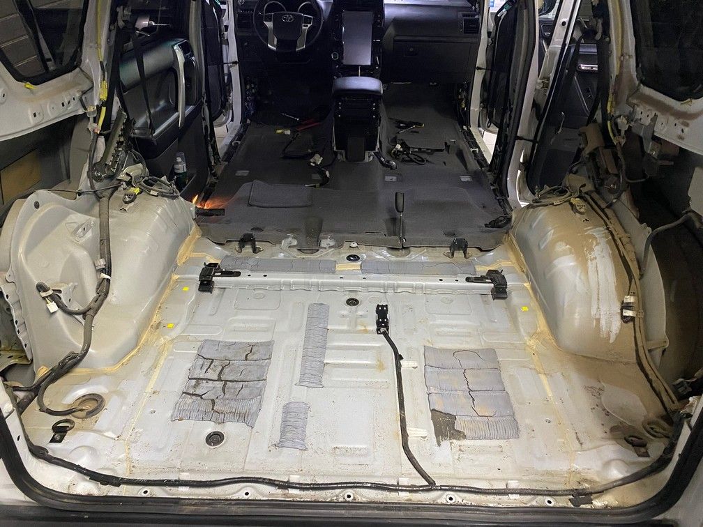 Шумоизоляция багажника Toyota Land Cruiser Prado