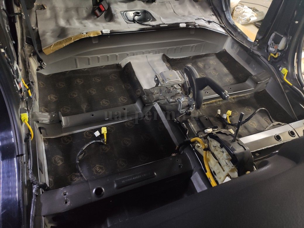 KIA RIO - шумоизоляция пола и багажника