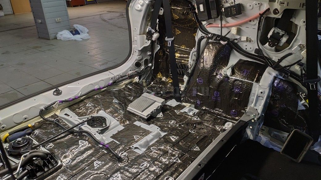 Toyota Highlander (XU60) - шумоизоляция багажника