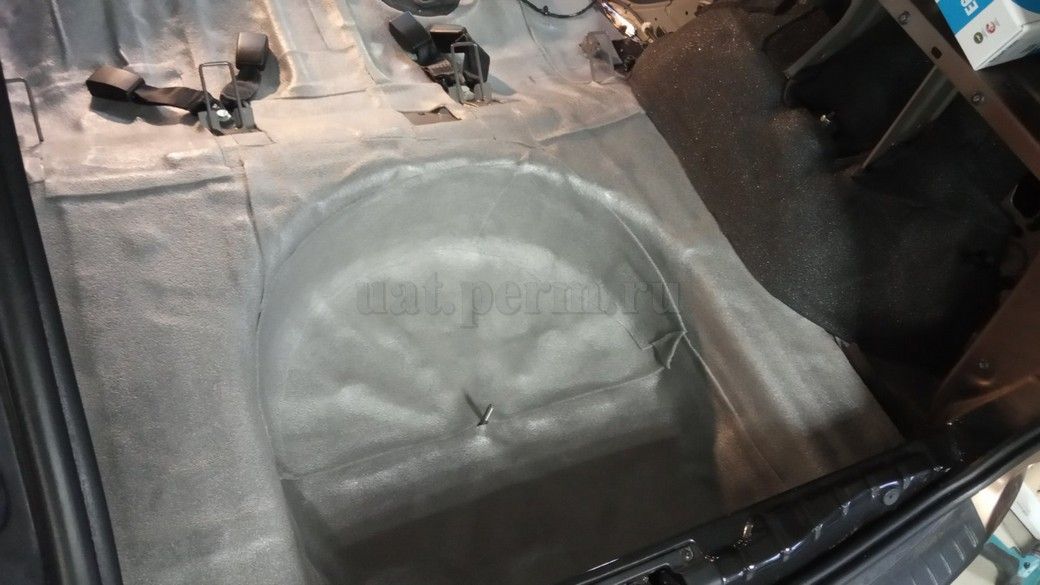 Lada X-Ray - шумоизоляция багажника