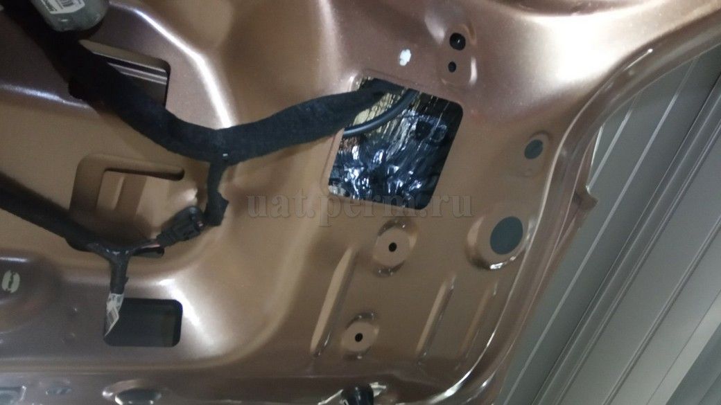 Lada X-Ray - шумоизоляция крышки багажника