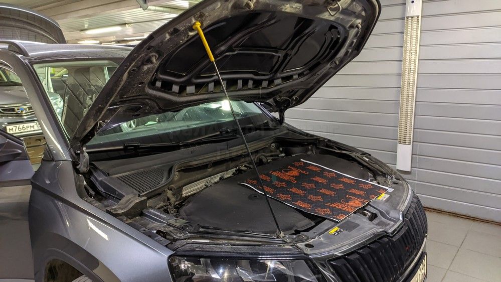 Шумоизоляция капота Skoda Karoq