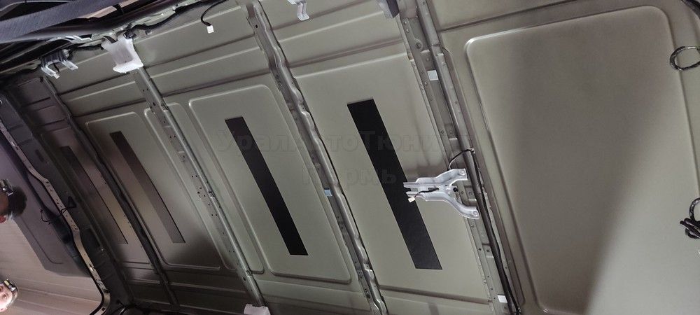 Шумоизоляция крыши Mercedes V250