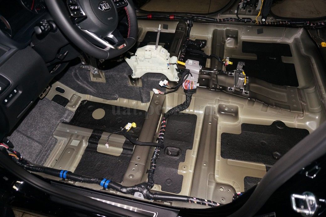 Kia Optima - шумоизоляция пола