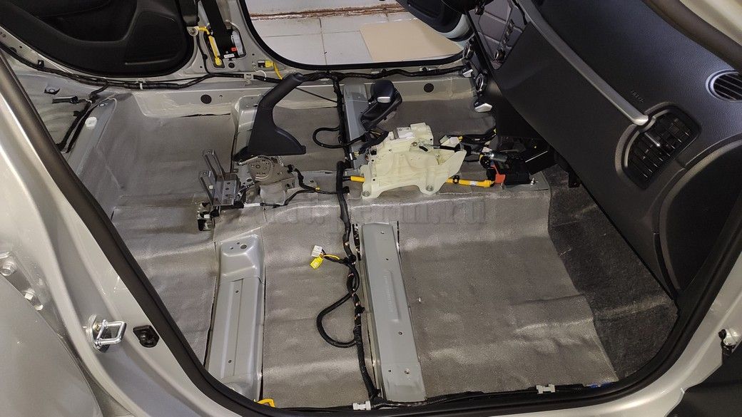 KIA RIO X - шумоизоляция пола