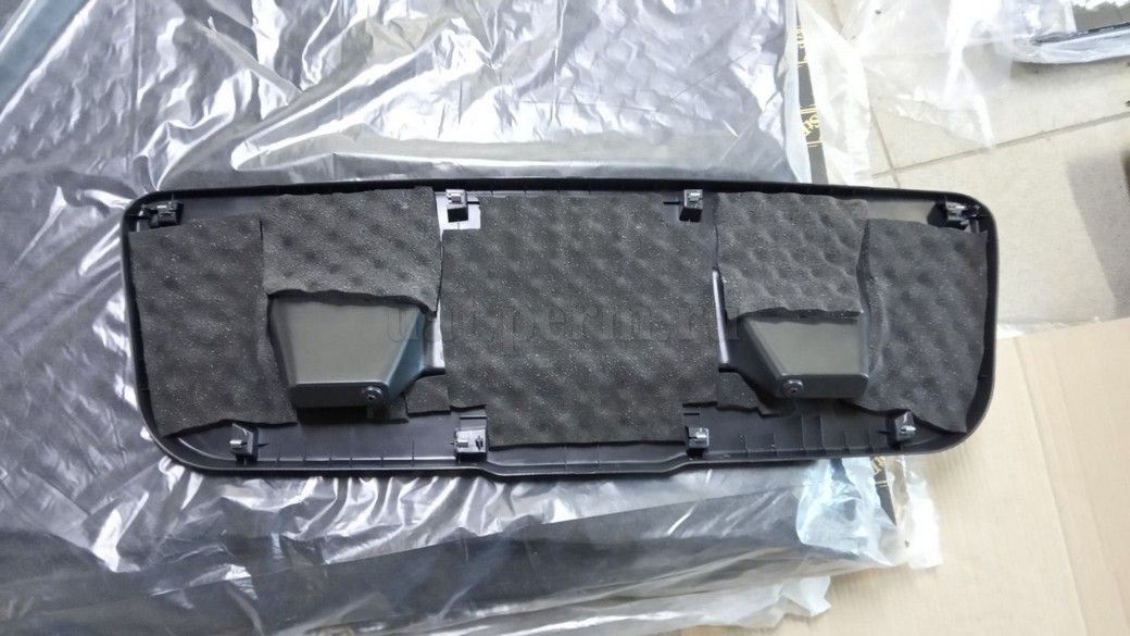 VW Polo - шумоизоляция крышки багажника