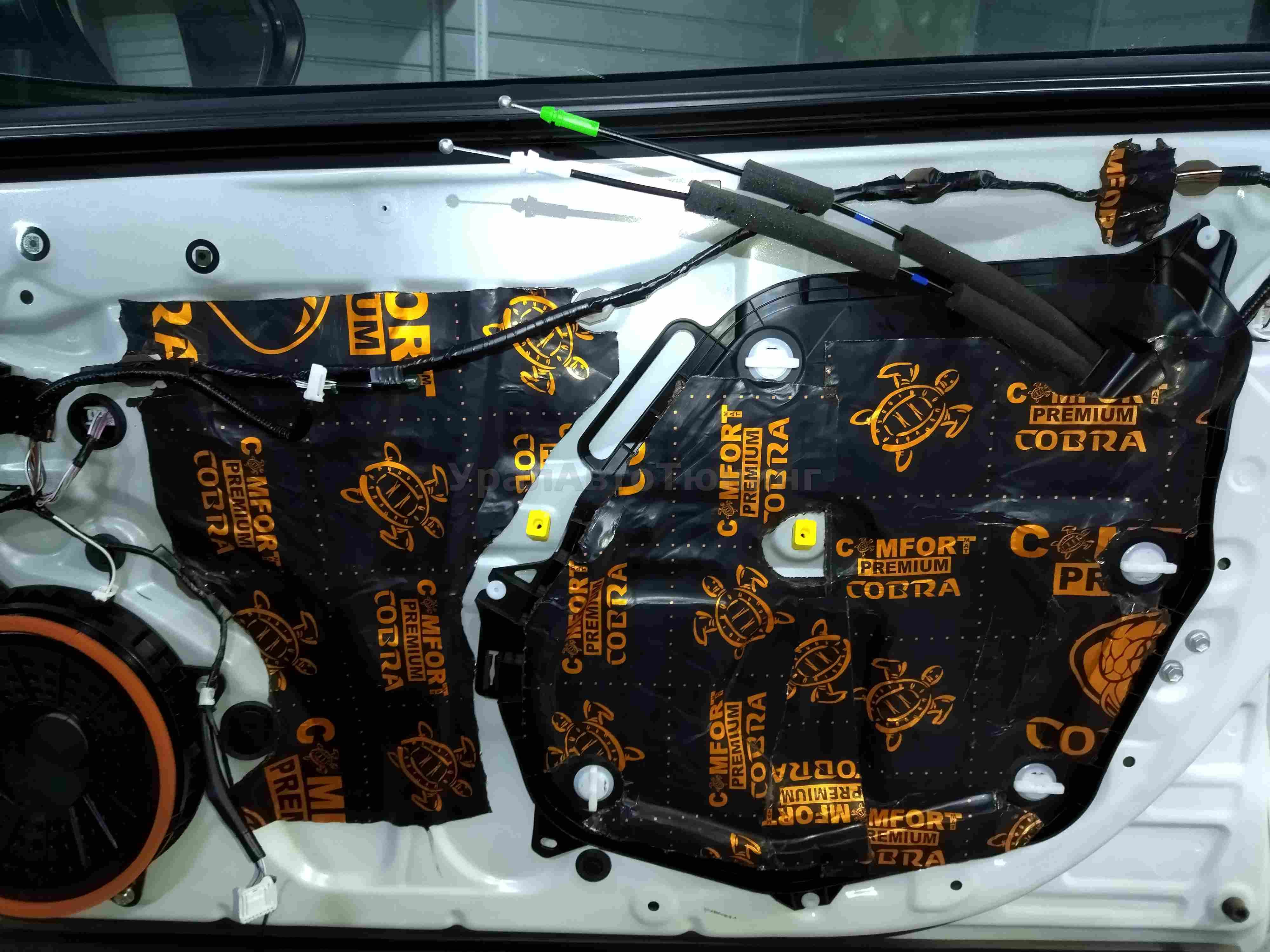 Шумоизоляция дверей Toyota Camry