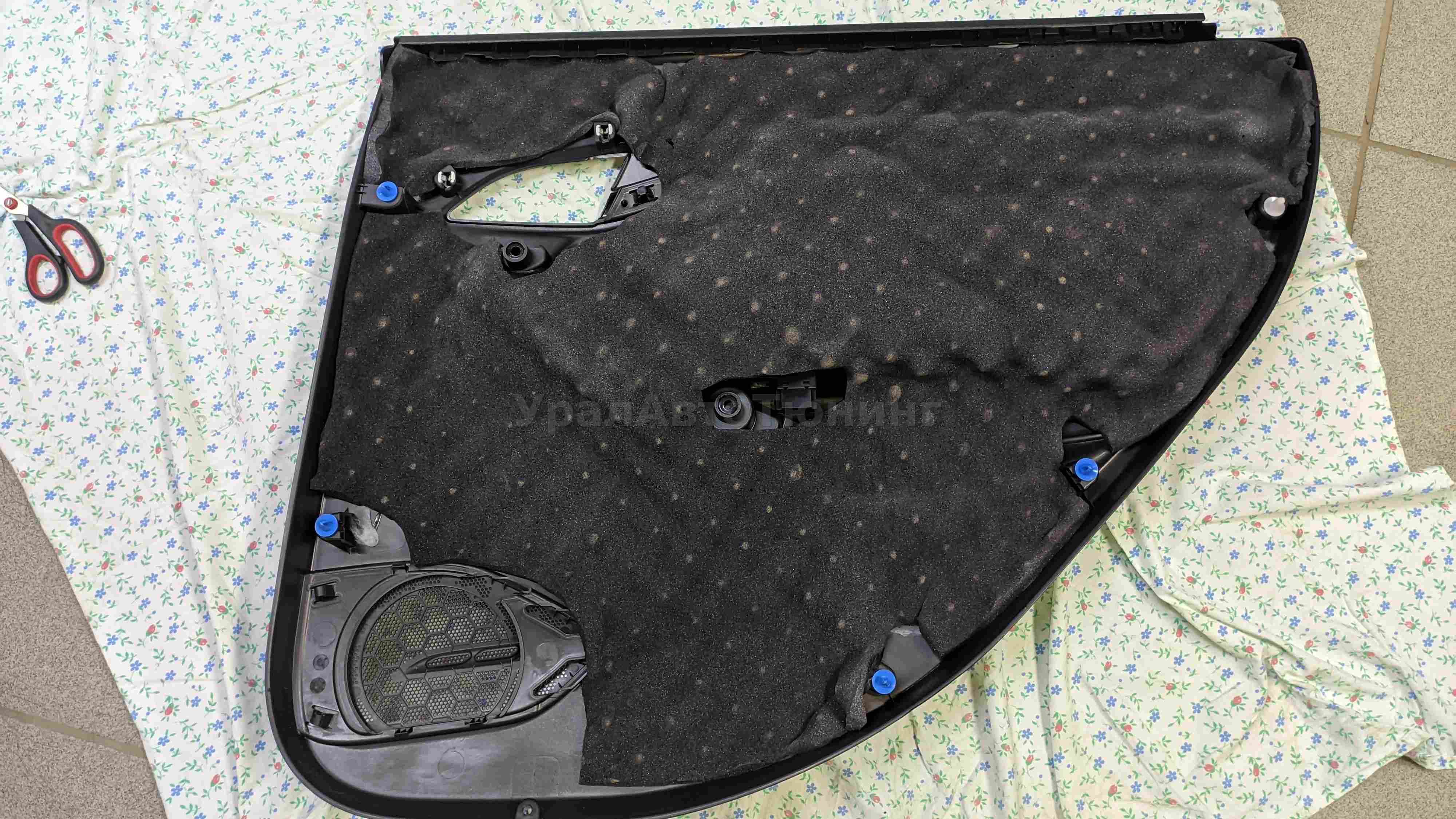 Шумоизоляция дверей Lada Vesta