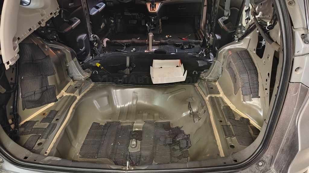 Шумоизоляция багажника Honda CR-V