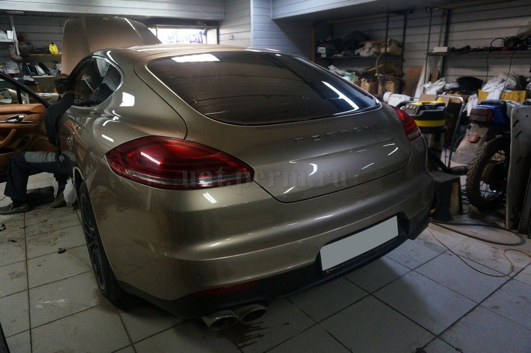 Porsche Panamera - установка автосигнализации Pandect X-1800BT