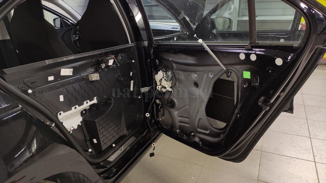 Шумоизоляция дверей Skoda Rapid