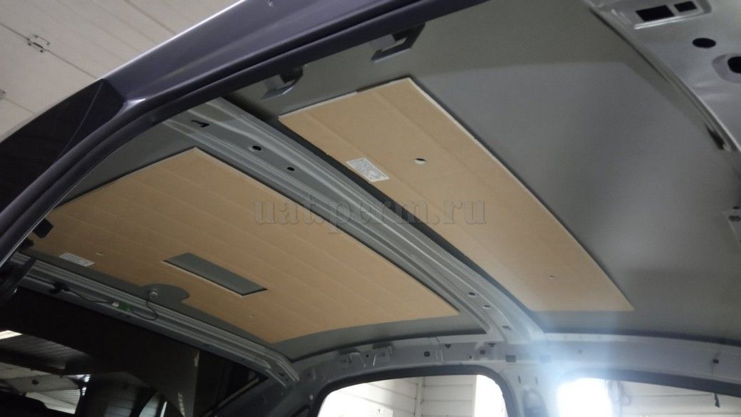 VW Polo - шумоизоляция потолка