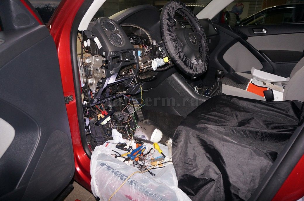 Установка автосигнализации StarLine A93 на VW Tiguan
