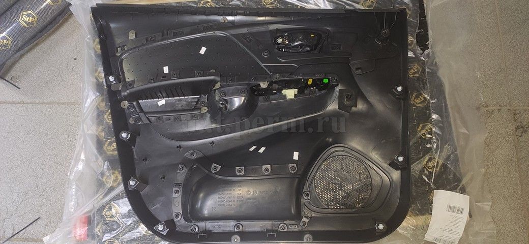 Renault Kaptur - шумоизоляция дверей