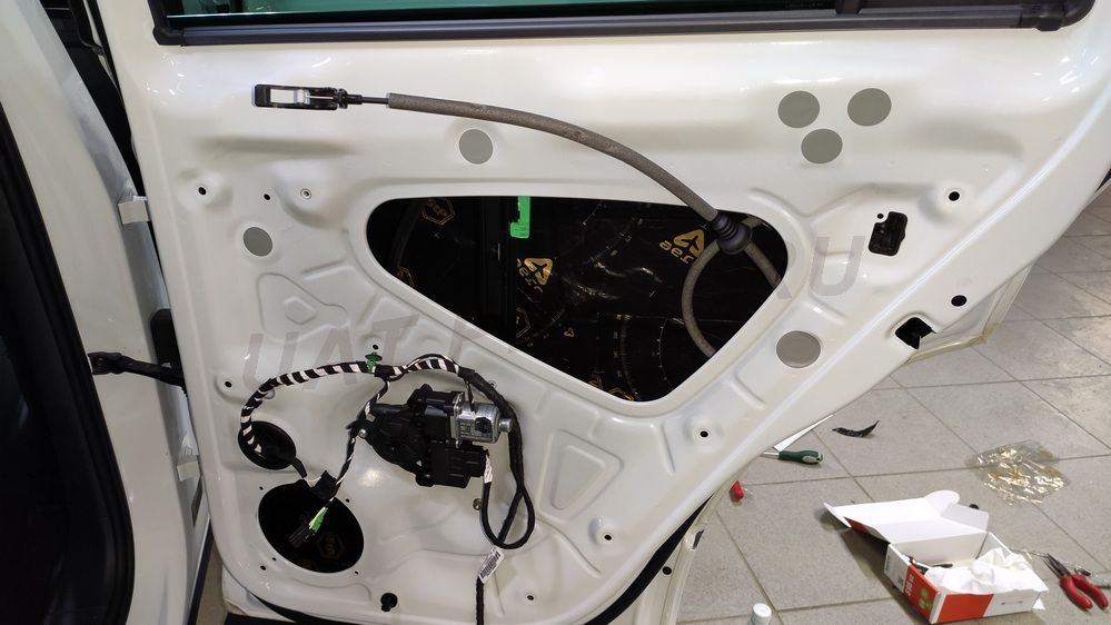 Шумоизоляция дверей VW Tiguan