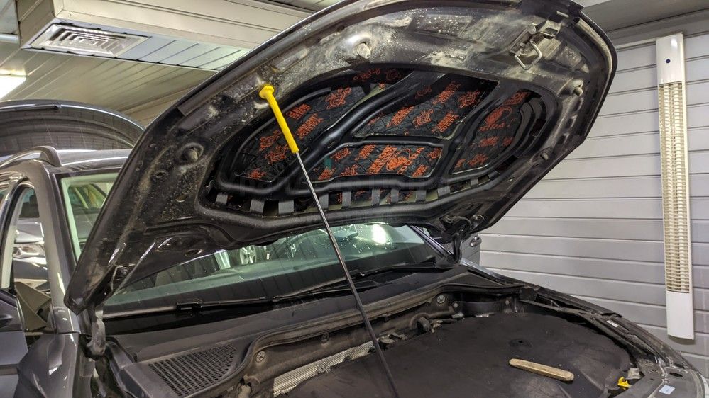 Шумоизоляция капота Skoda Karoq