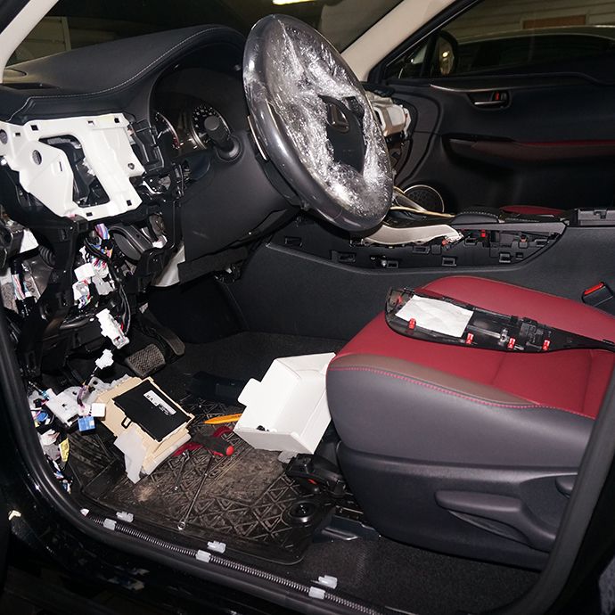 Lexus NX - Установка охранного комплекса