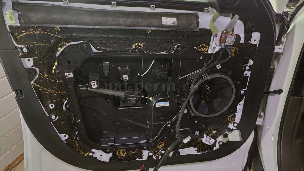 Range Rover Vogue - шумоизоляция дверей
