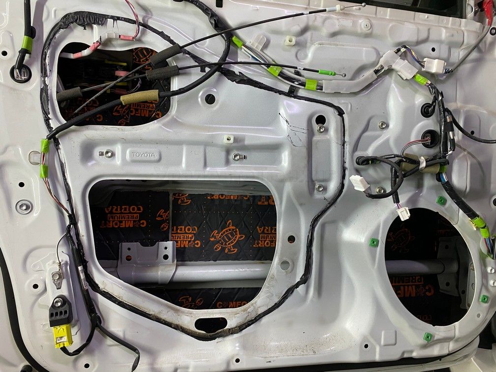 Шумоизоляция дверей Toyota Land Cruiser Prado
