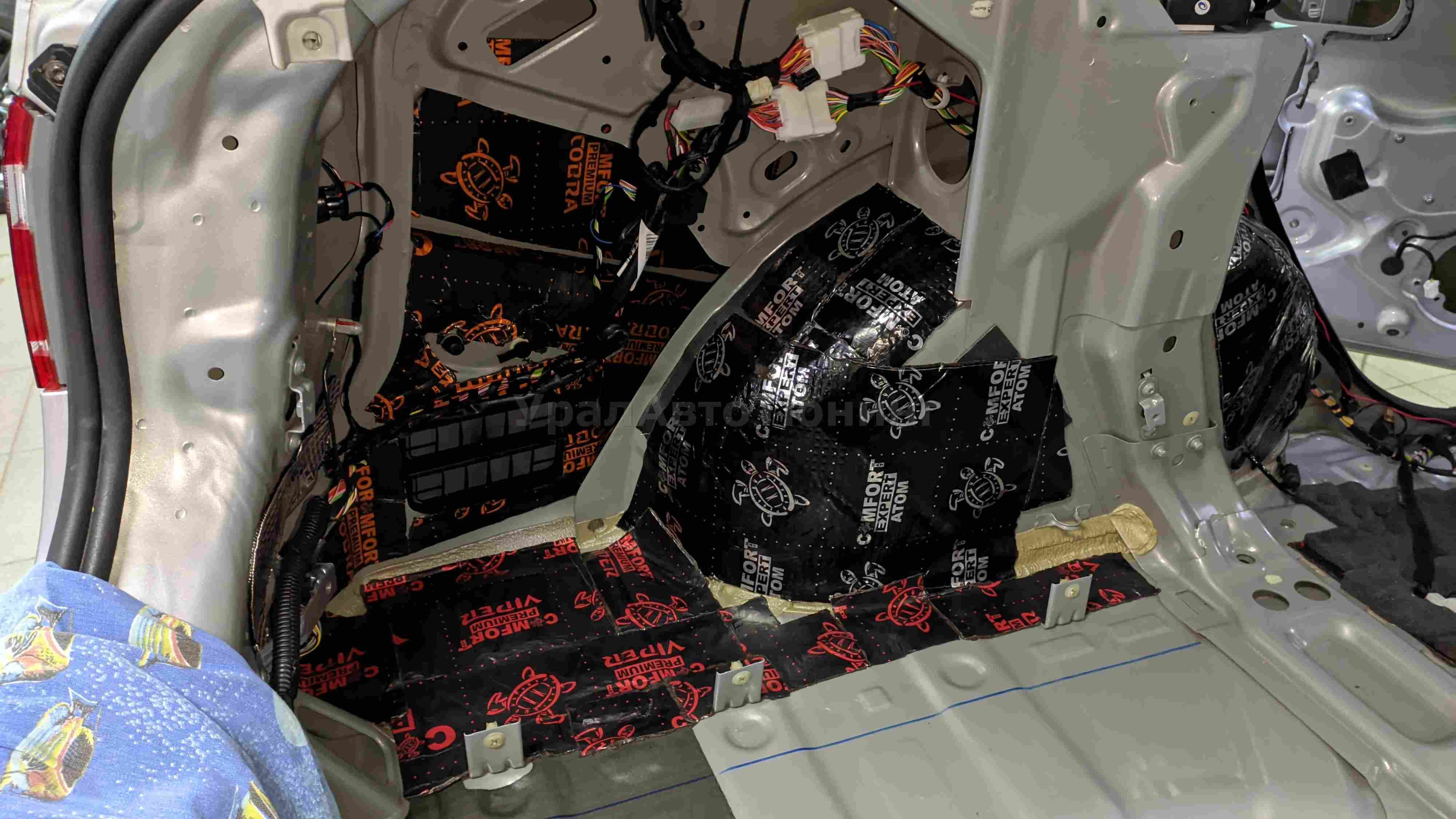 Шумоизоляция багажника Lada Vesta