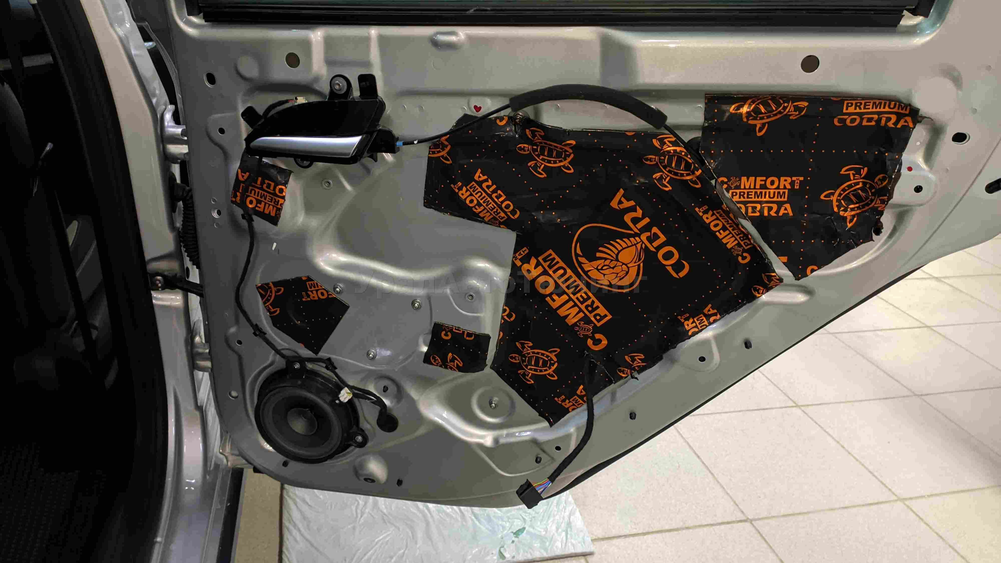 Шумоизоляция дверей Lada Vesta