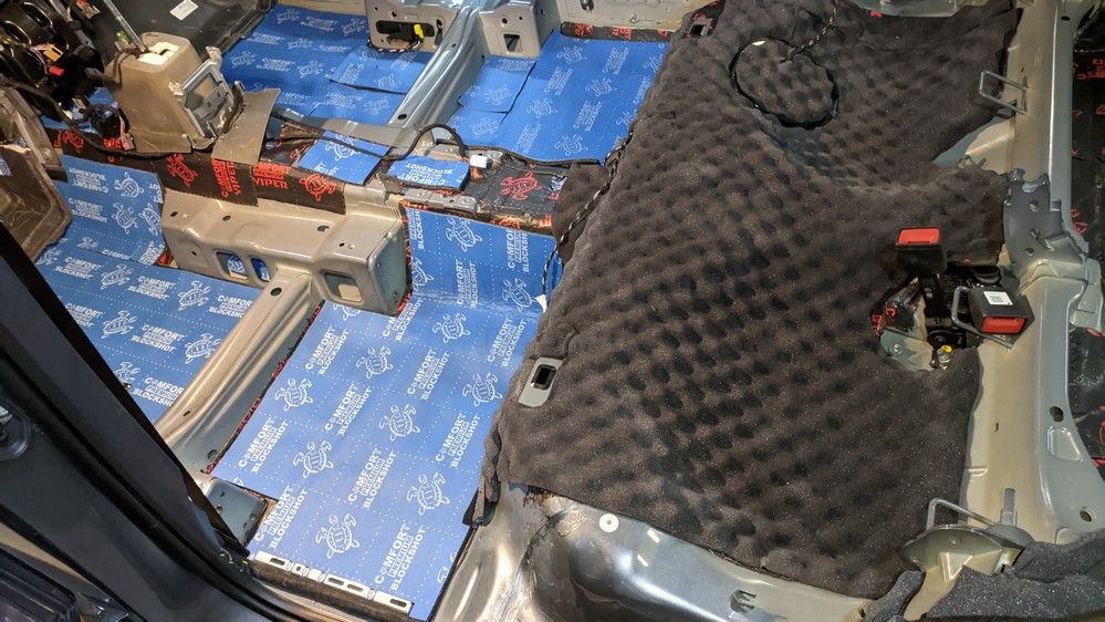 Шумоизоляция пола Skoda Karoq