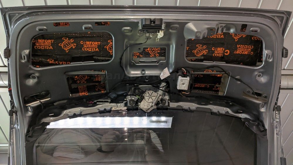 Шумоизоляция крышки багажника Skoda Karoq