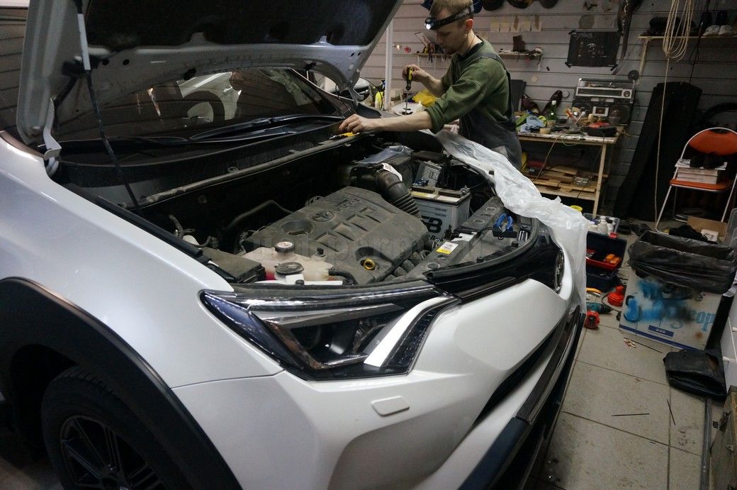 Toyota Rav-4 - установка автосигнализации StarLine E96bt