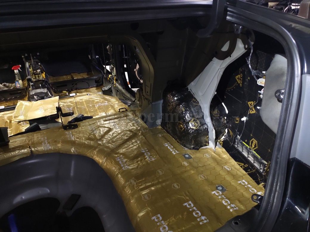 KIA RIO - шумоизоляция пола и багажника