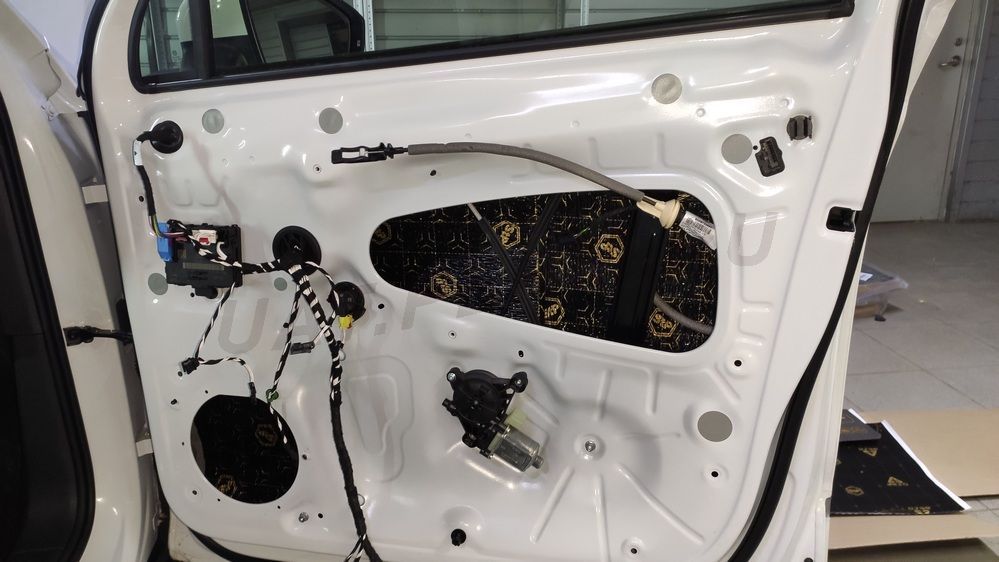 Шумоизоляция дверей VW Tiguan