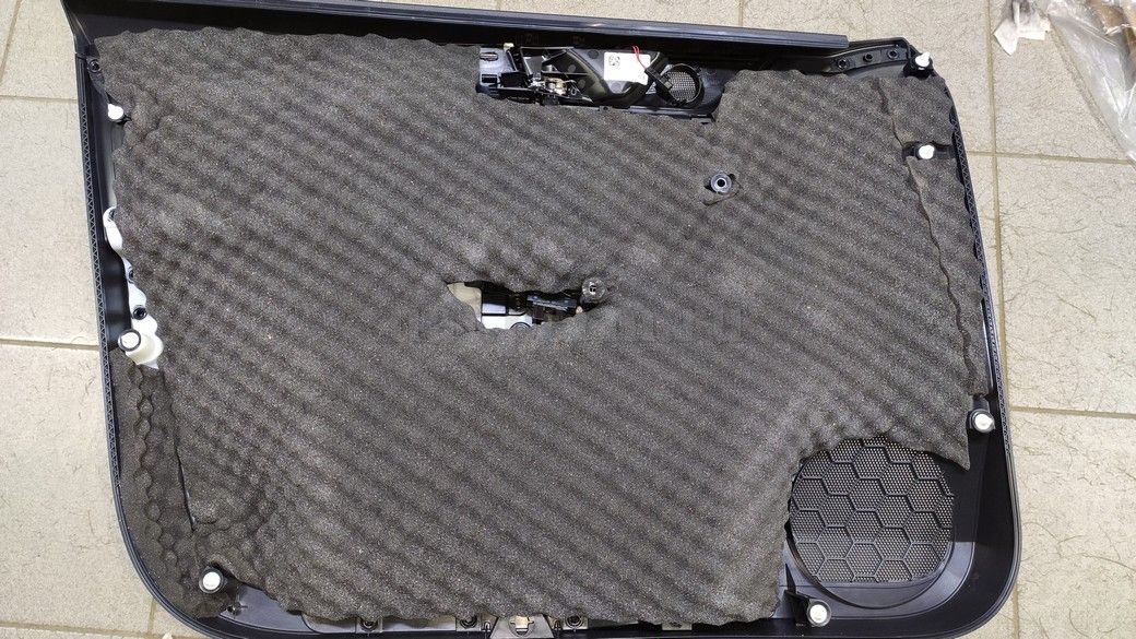 Шумоизоляция дверей Skoda Rapid