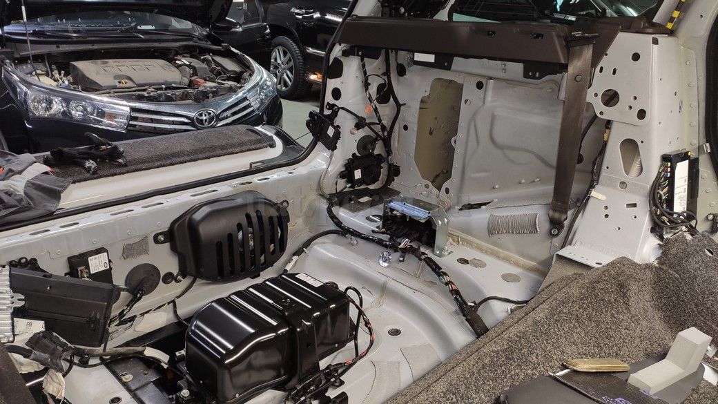 Range Rover Vogue - шумоизоляция багажника