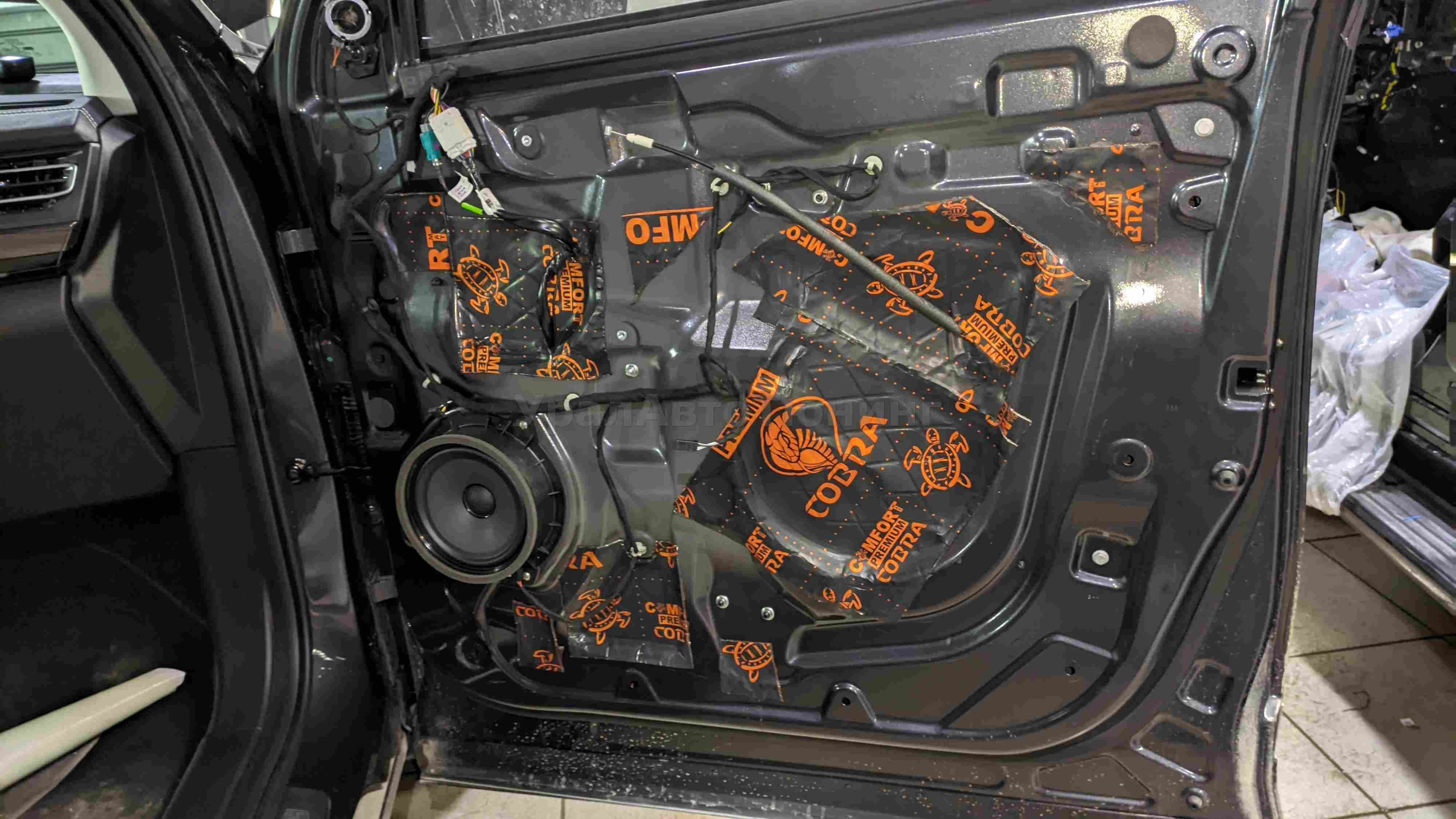 Шумоизоляция дверей Exeed VX