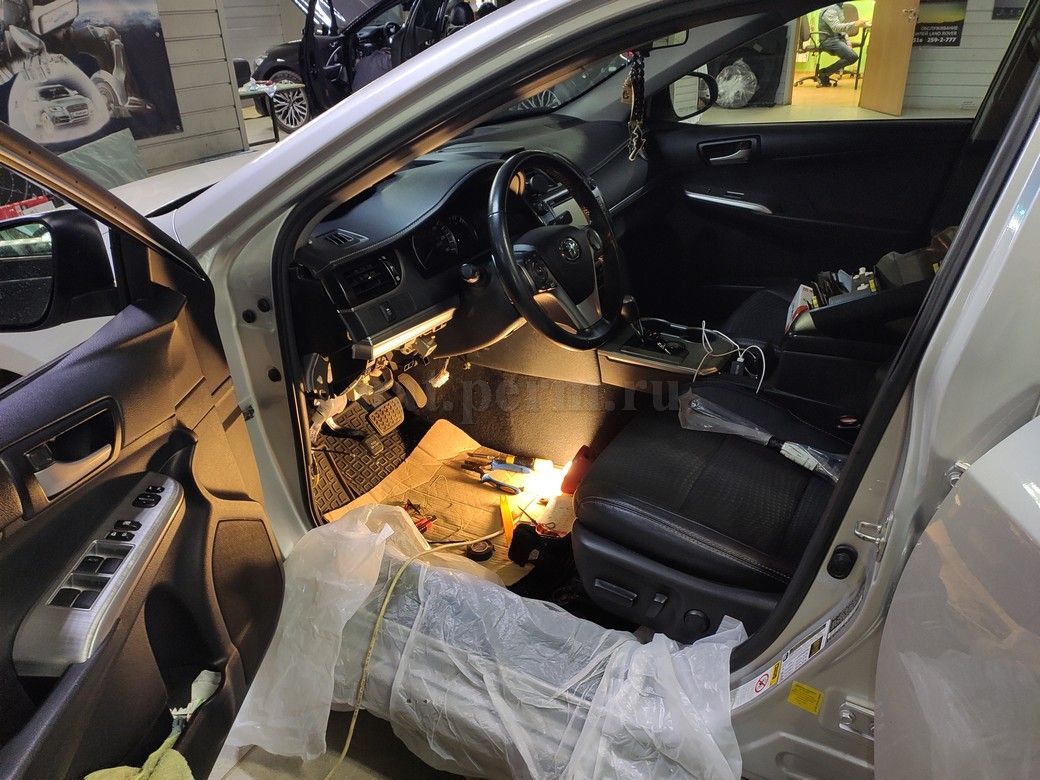 Toyota Camry - установка автосигнализации StarLine E96