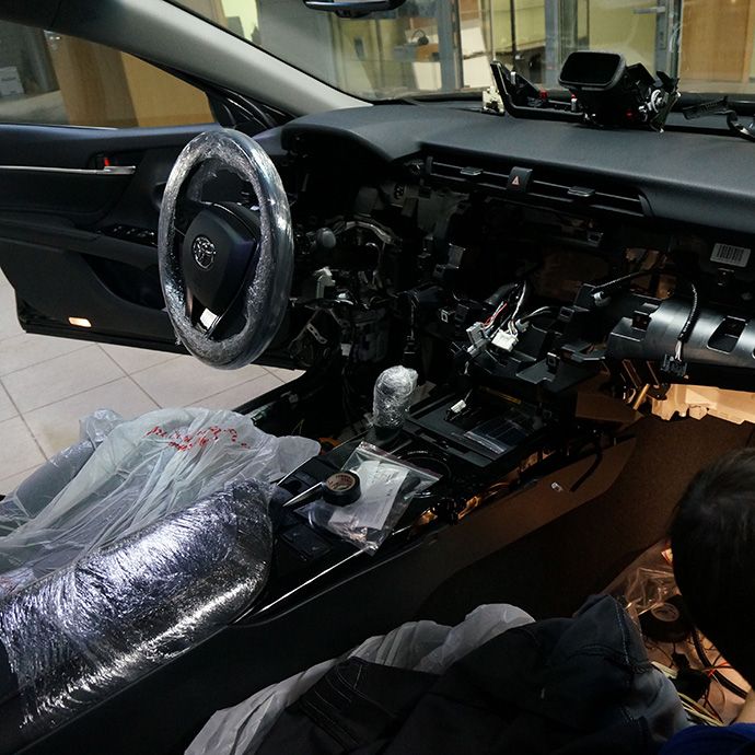 Toyota Camry - Установка охранного комплекса