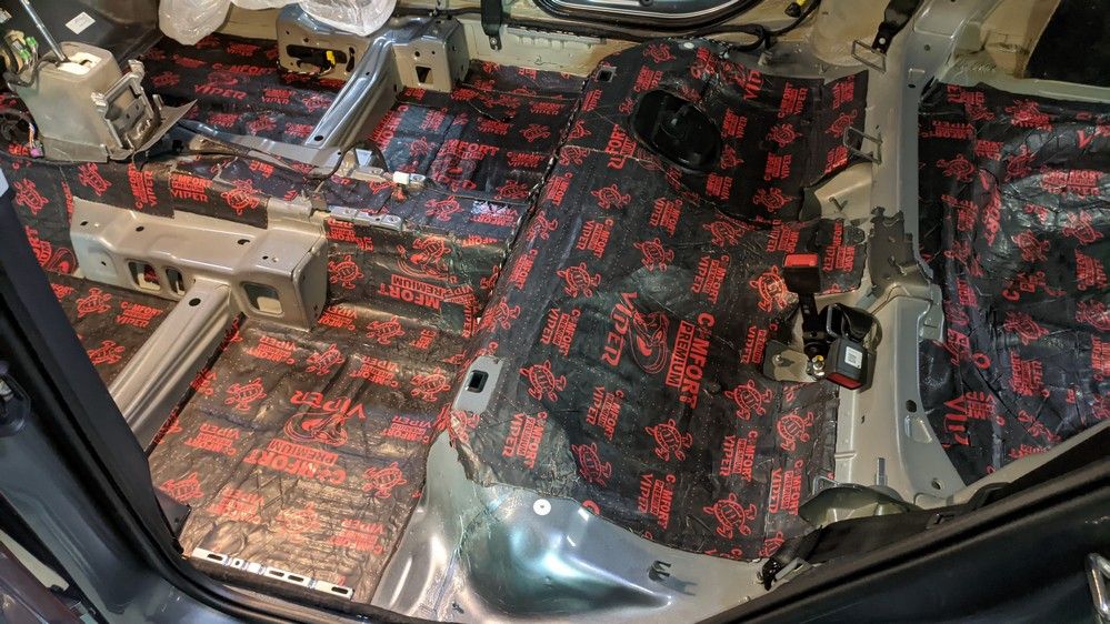 Шумоизоляция пола Skoda Karoq