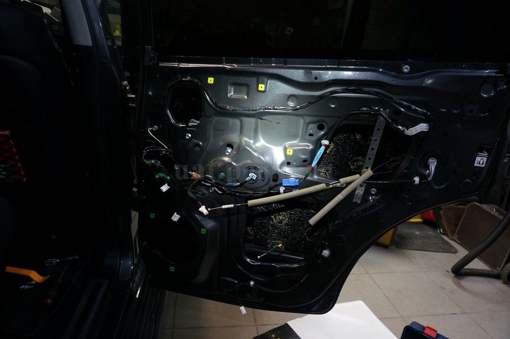 Toyota Land Cruiser 200 - шумоизоляция дверей