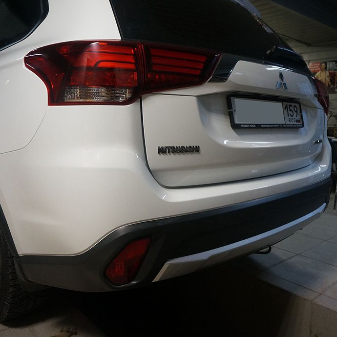 Mitsubishi Outlander - установка фаркопа