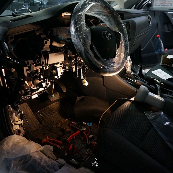 Toyota Corolla - Установка автосигнализации Pandect X-1800BT