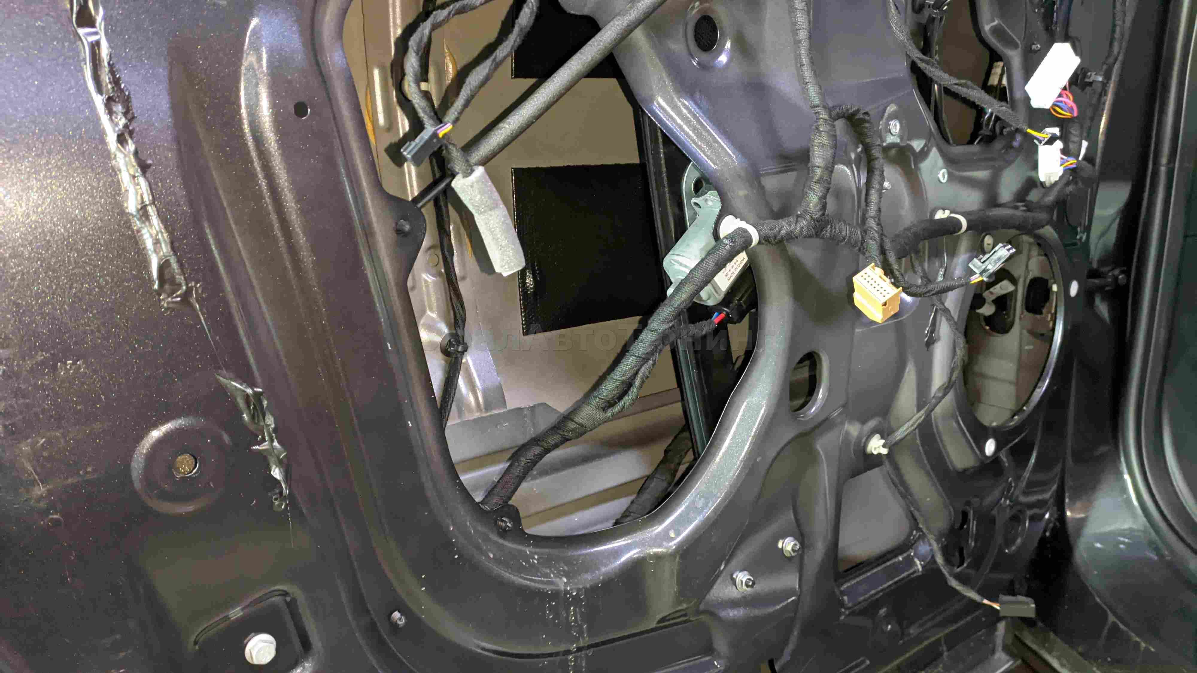 Шумоизоляция дверей Exeed VX