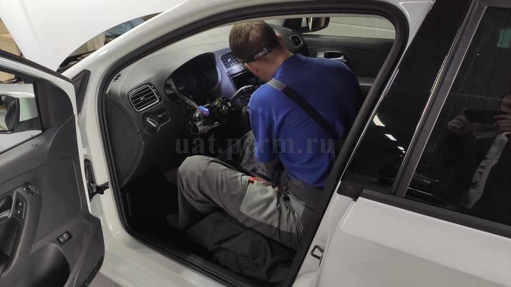VW Polo - установка автосигнализации StarLine S96