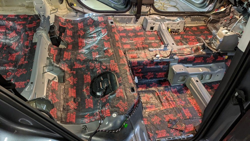 Шумоизоляция пола Skoda Karoq