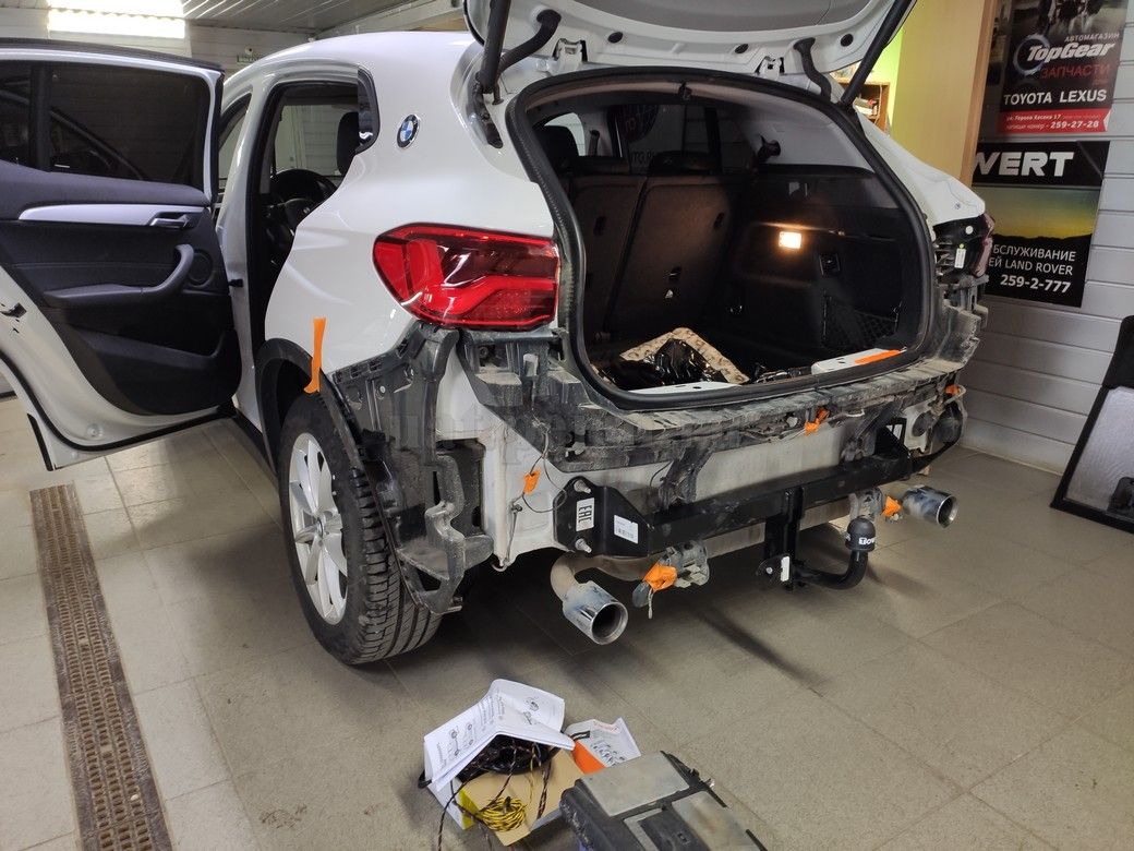 BMW X2 - установка фаркопа