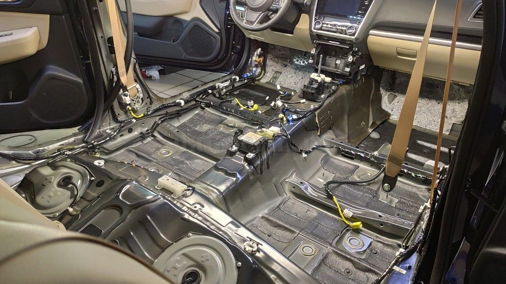 Subaru Legacy - шумоизоляция пола
