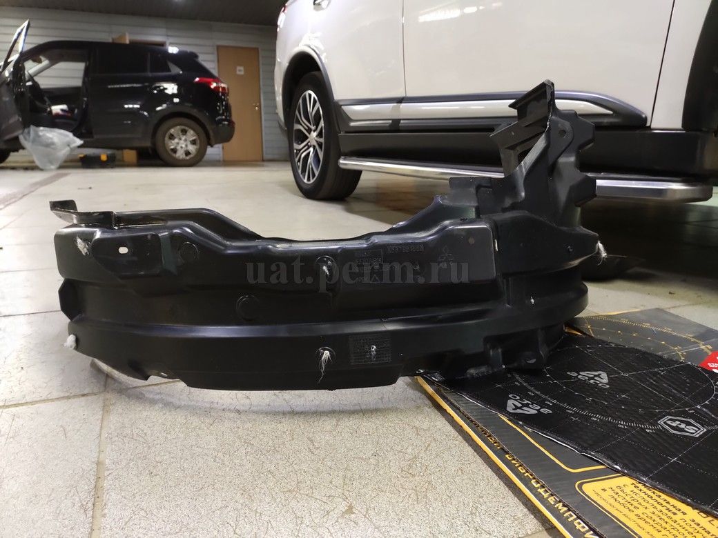 Шумоизоляция колесных арок Mitsubishi Outlander