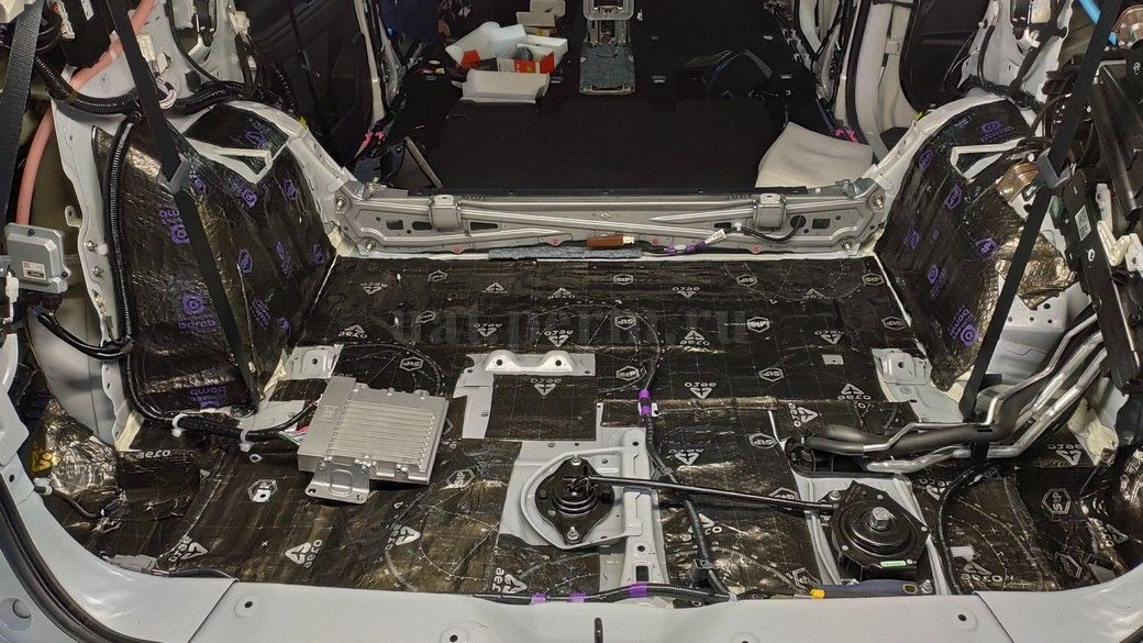 Toyota Highlander (XU60) - шумоизоляция багажника