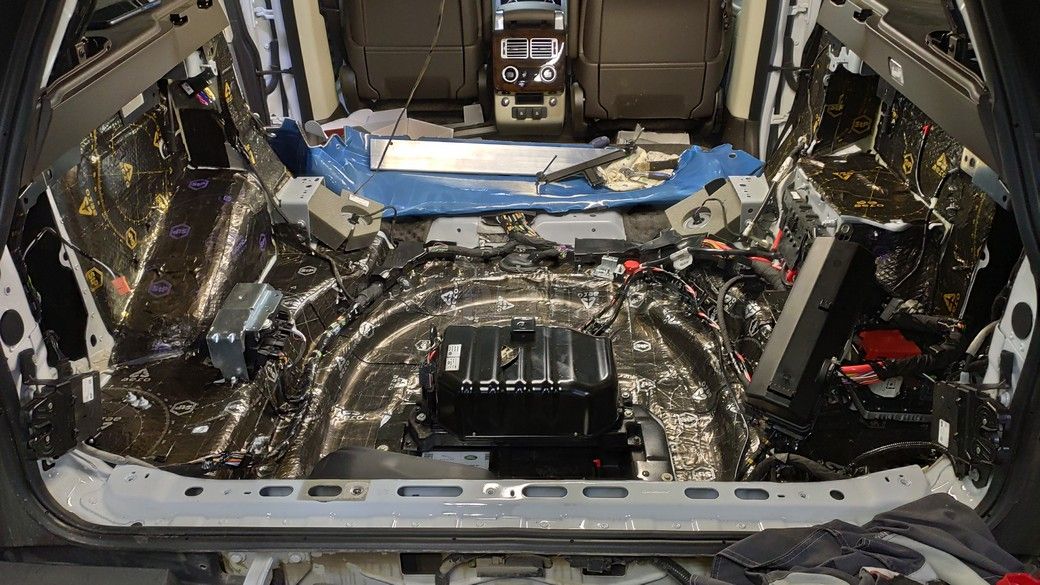 Range Rover Vogue - шумоизоляция багажника