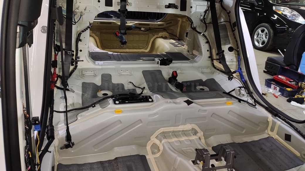 Шумоизоляция пола KIA K5